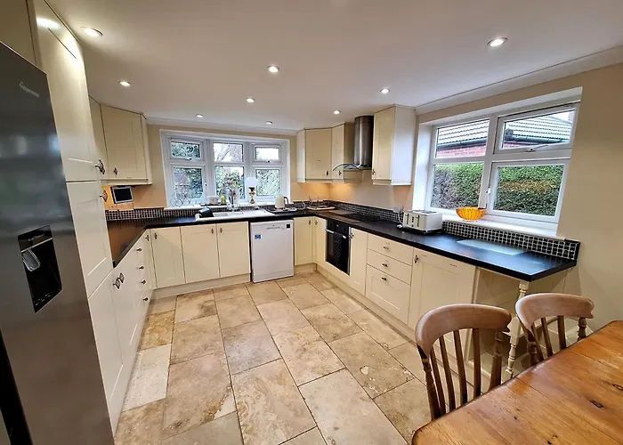 Spacious Dog Friendly Family Home On Norfolk Coast