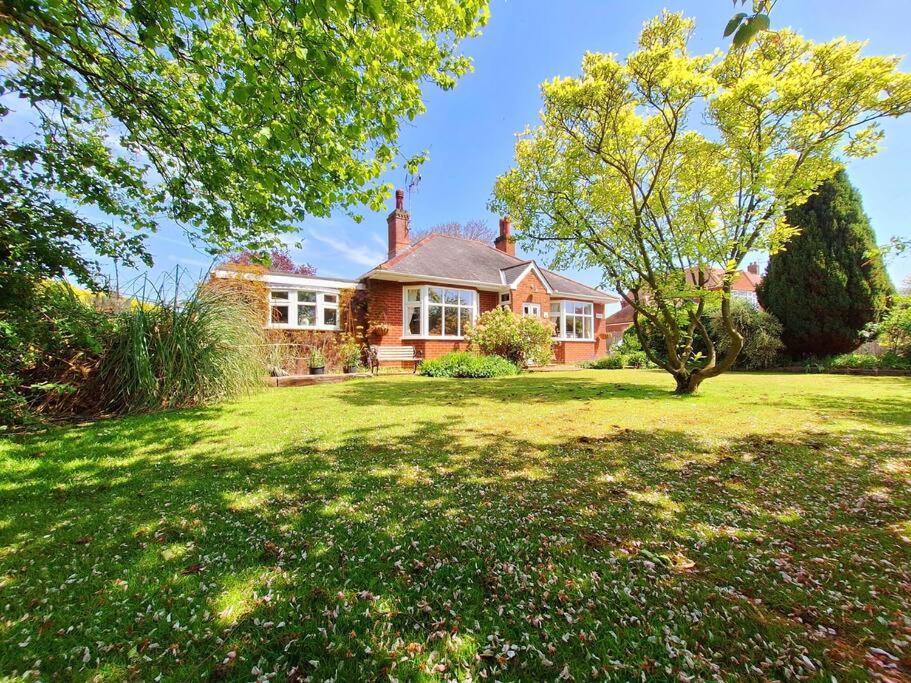 Spacious Dog Friendly Family On Norfolk Coast Holiday home Potter Heigham