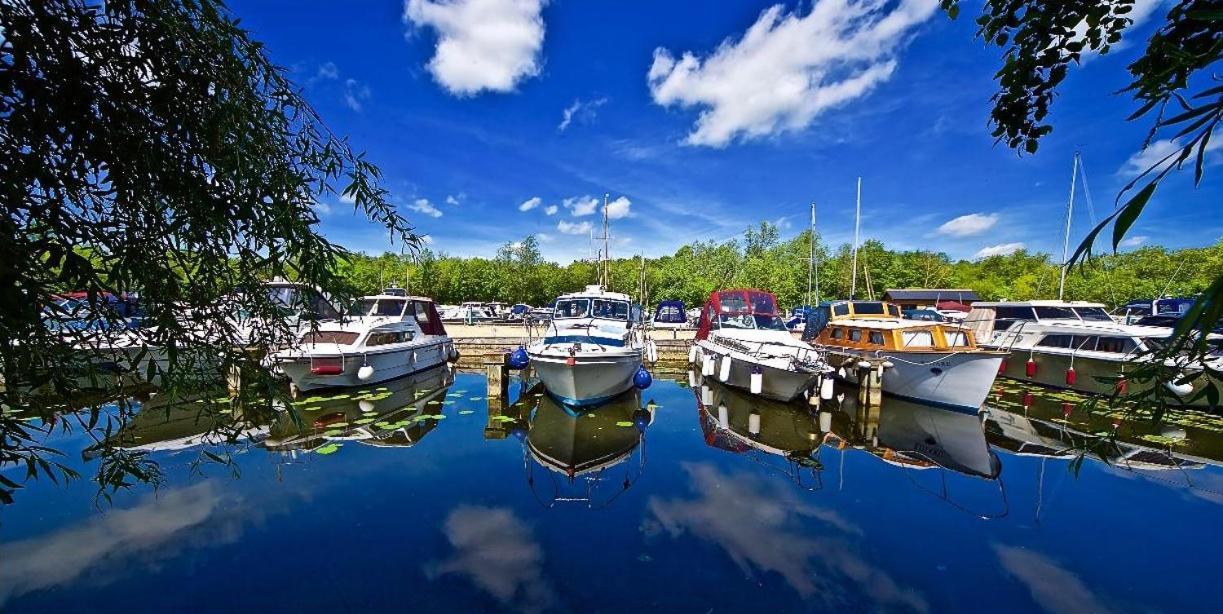 Spacious Dog Friendly Family On Norfolk Coast * Potter Heigham